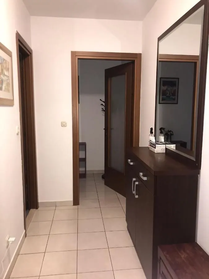 Apartment Bucka Split