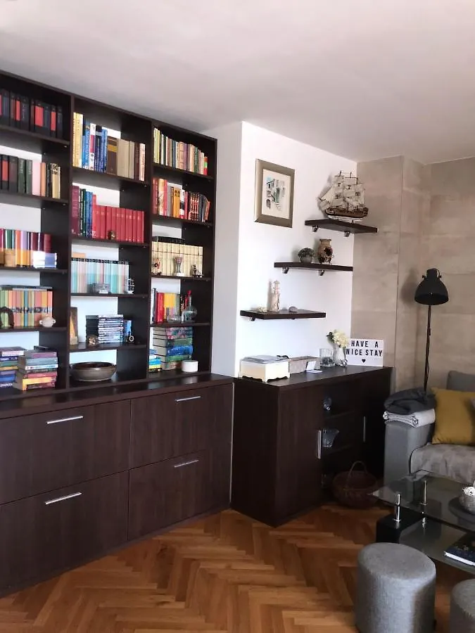 Apartment Bucka Split